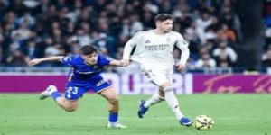 红牌规则引发教练争议 -   体育平台