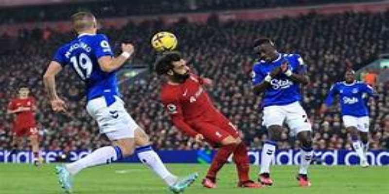 体育平台观察：转会截止日的战略博弈与市场逻辑-体育平台