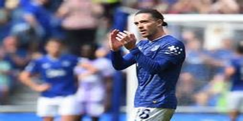 体育平台视角：戈登缺席训练引爆转会预警信号-体育平台